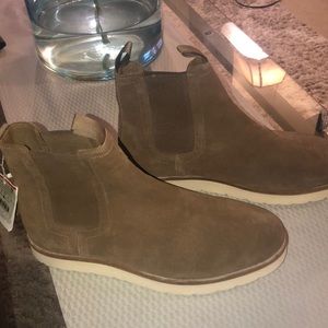 Brown men’s boot